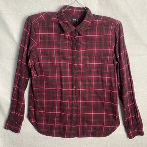 Uniqlo Women's Red Plaid Button Up Flannel Shirt Lightweight